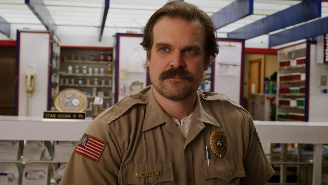 David Harbour e il peso della vulnerabilità: oltre Stranger Things